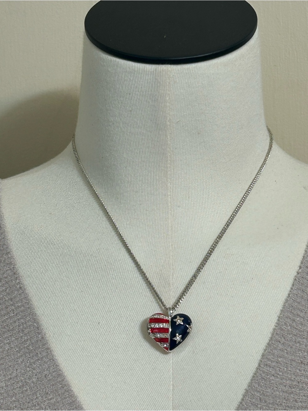 AMERICAN FLAG LOCKET